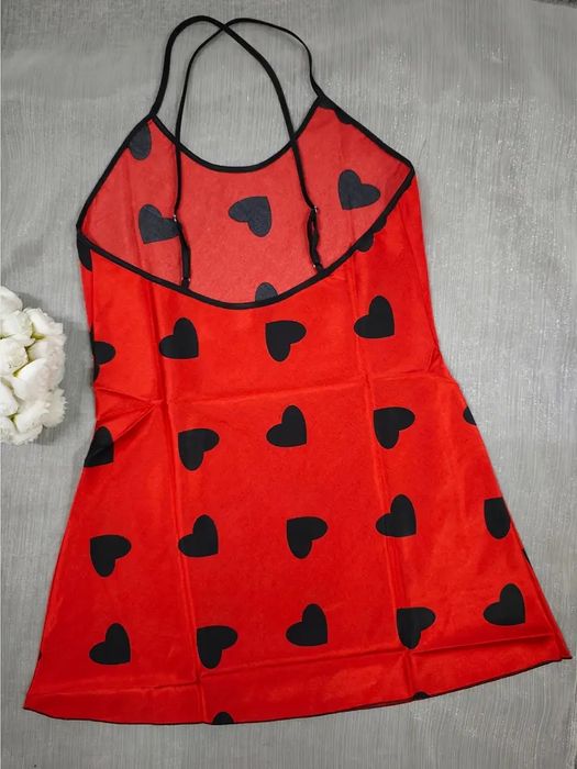 Дамска нощница на сърца