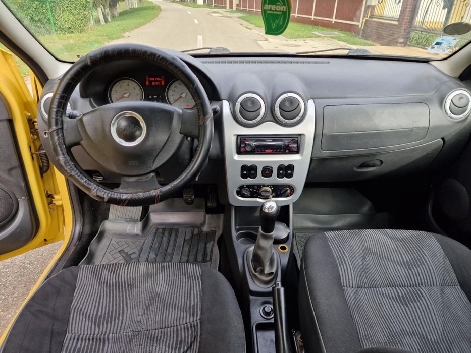 Dacia Logan 2011