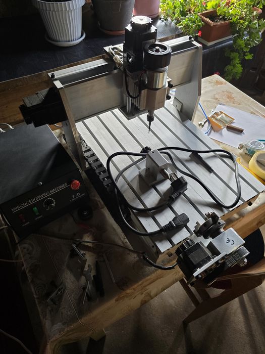 CNC 3040 с четвърта ос!