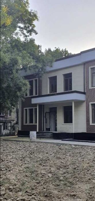 Продаётся нежилое здание на 10,36сот земли в М.Улугбекском р-не