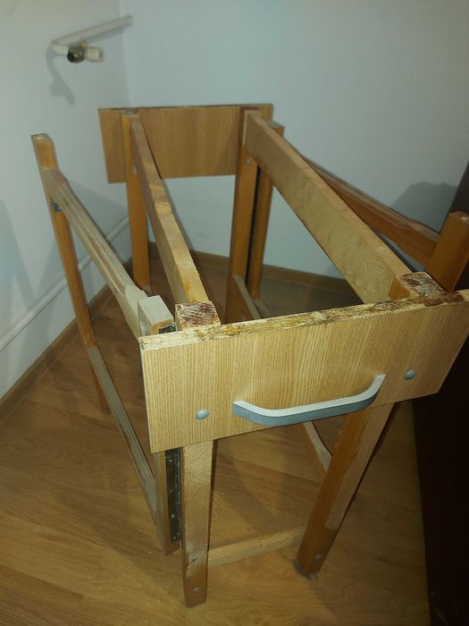 Vând masă extensibilă
