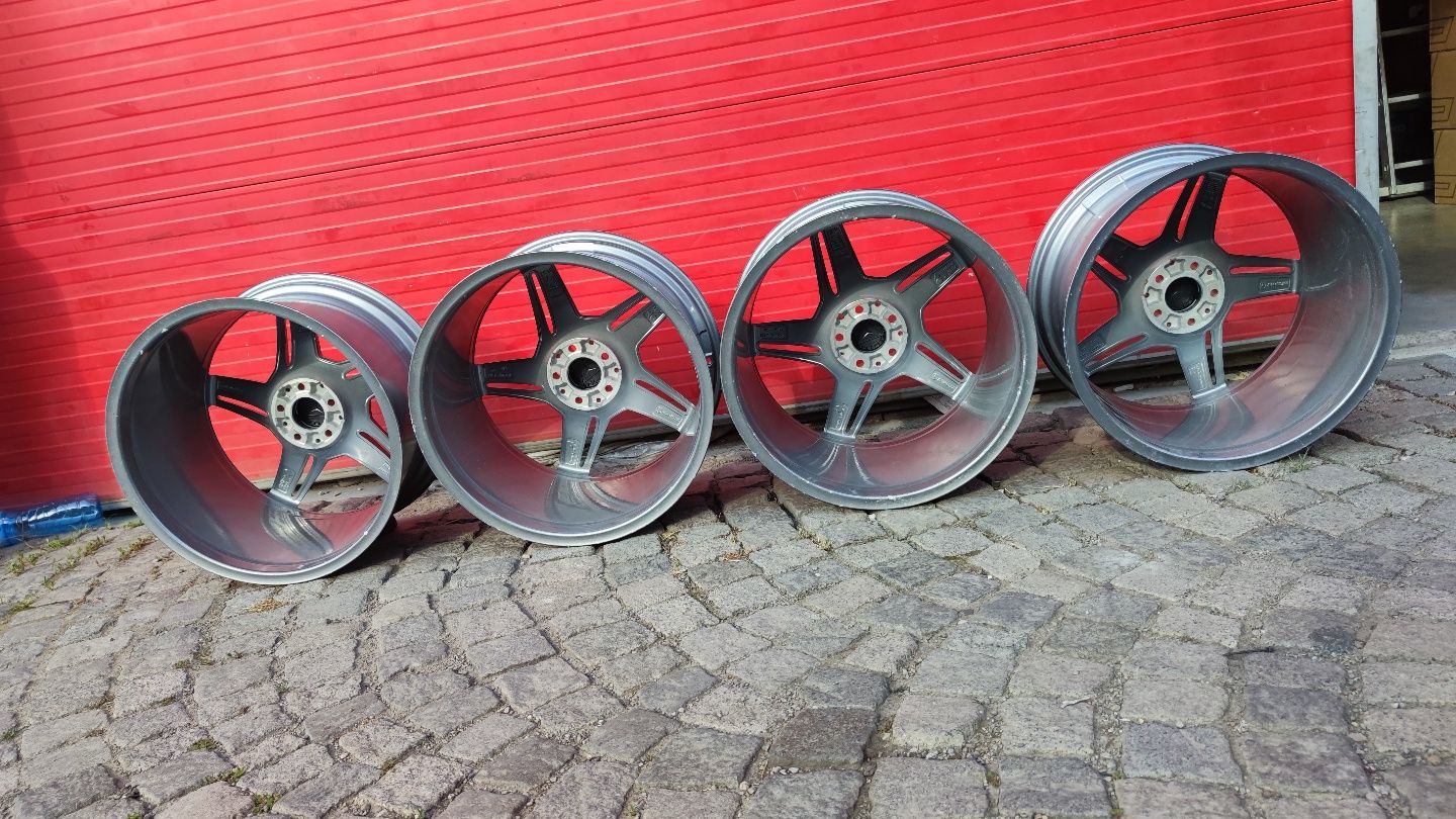Оригинални джанти Мерцедес АМГ 19и20цола гуми 255 35 19 и 305 25 20