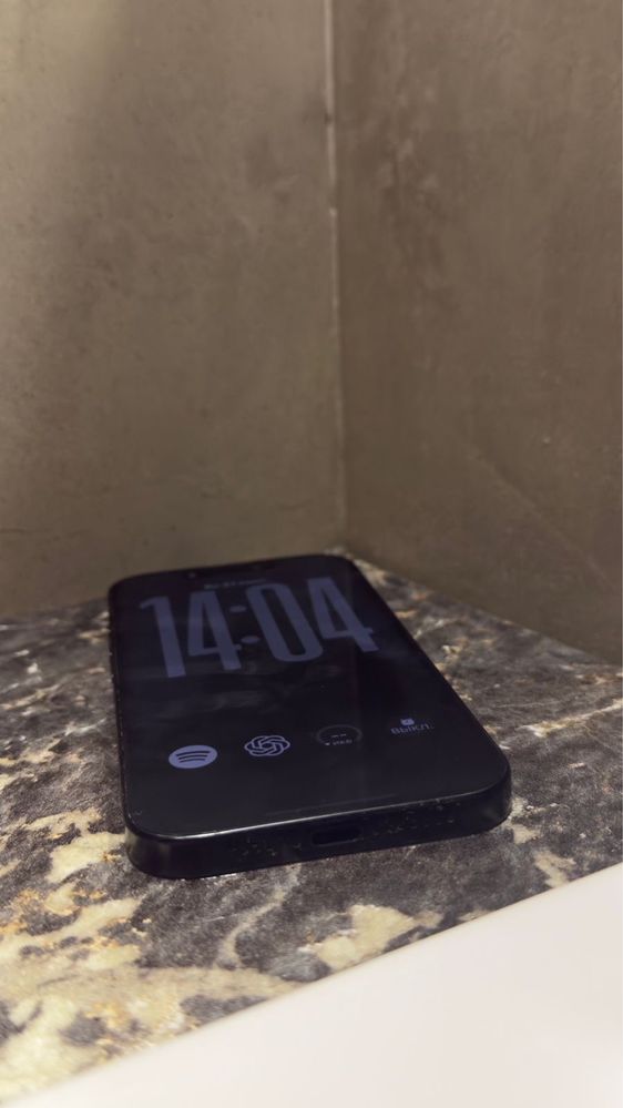 Iphone 16 pro 256 гб.