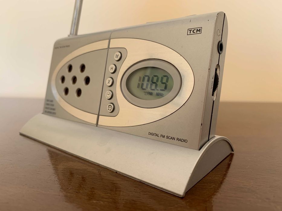 Оригинално портативно немско FM радио часовник будилник TCM - 2 броя