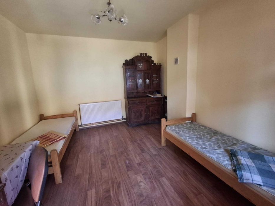 Inchiriez casa batraneasc