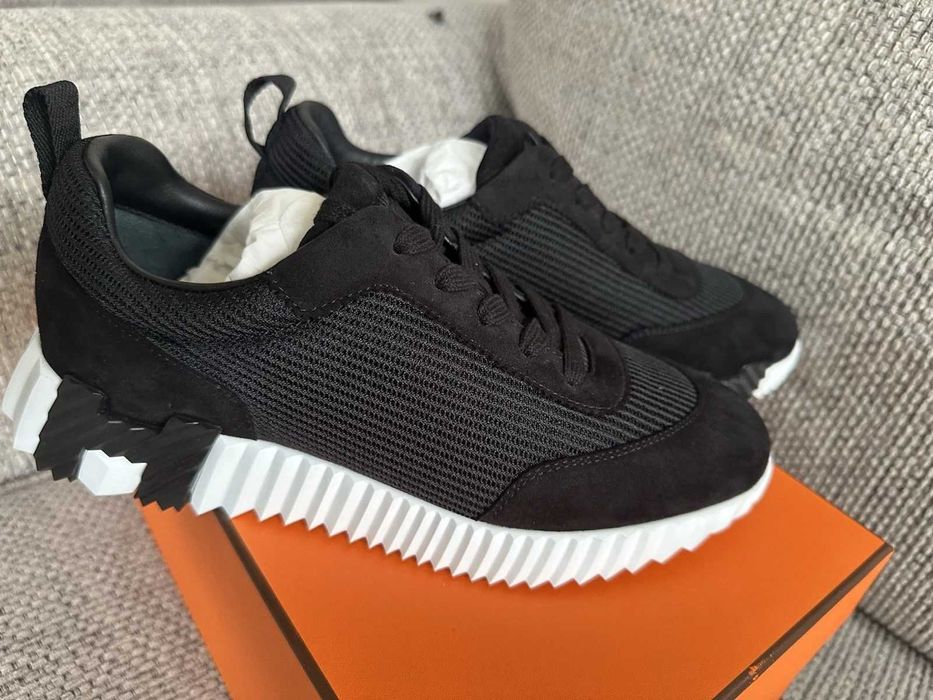 Hermes bouncing black