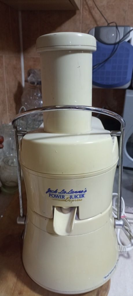 Storcător de fructe și legume