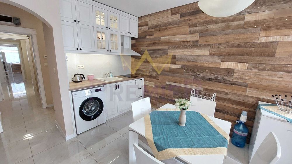 ТРИСТАЕН апартамент, Лятно кино Тракия