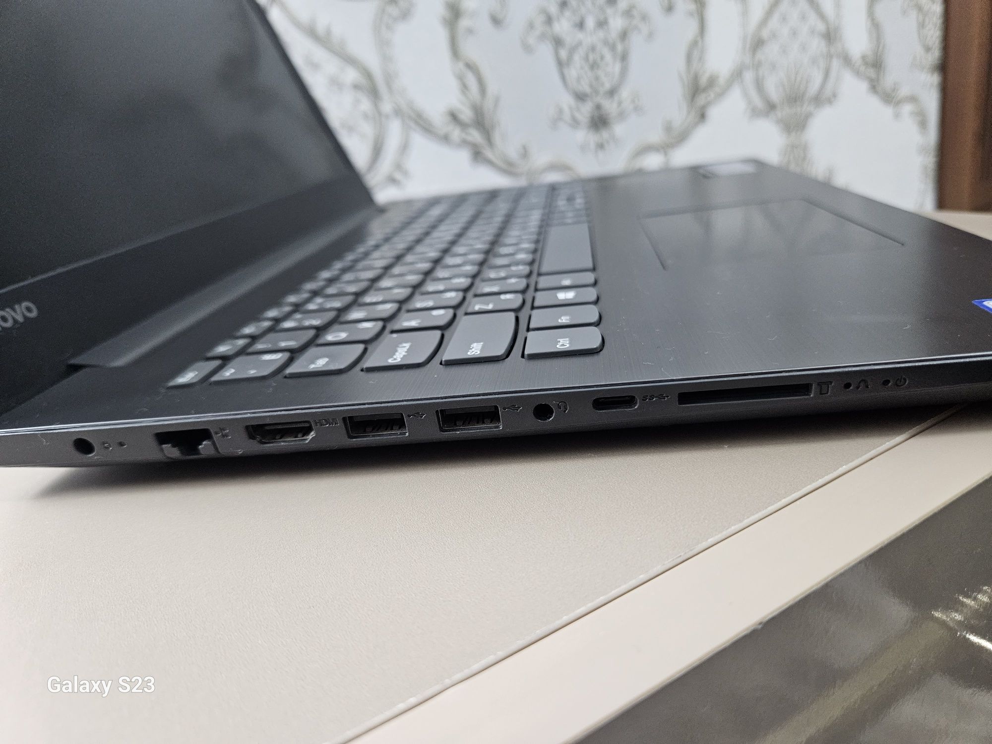 Notebook Lenovo core i3 8 generation