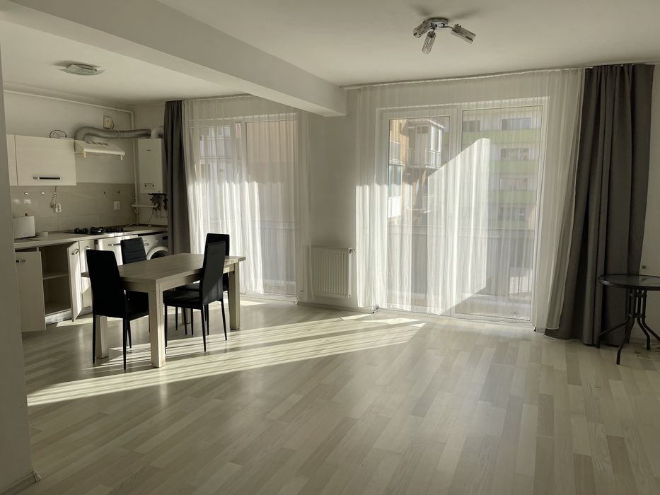 Vând apartament cu 3 camere, strada Porii, Floresti, Cluj