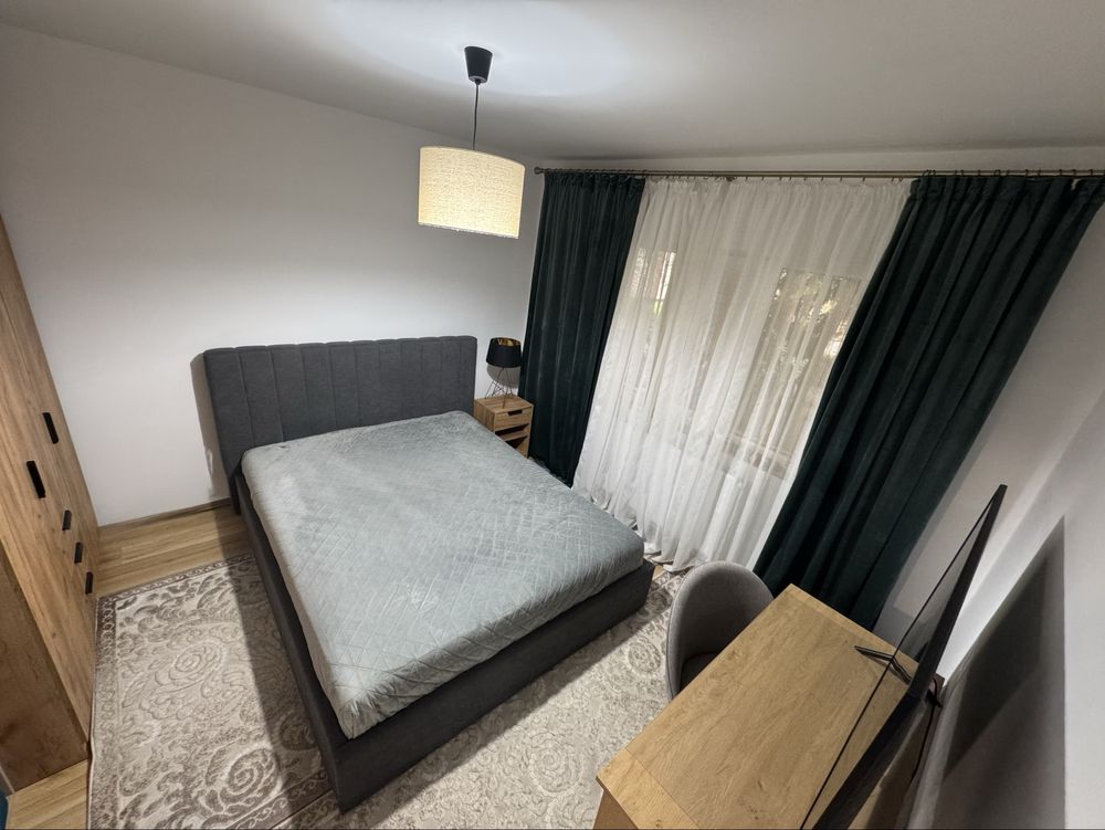 Apartament 3 camere zona  Casa de Asigurari( in spate la Pressco)