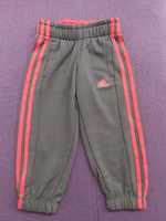 Pantaloni Adidas 3-4 ani/măsura 104