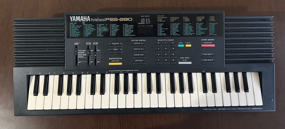 Pian electronic Yamaha PortaSound PSS-280