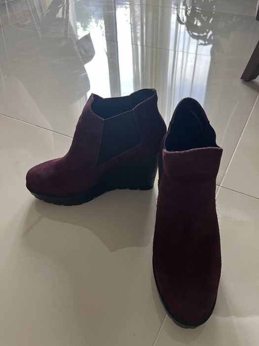 Продавам дамски боти Calvin Klein