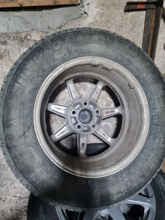 Гуми с джанти за рав4