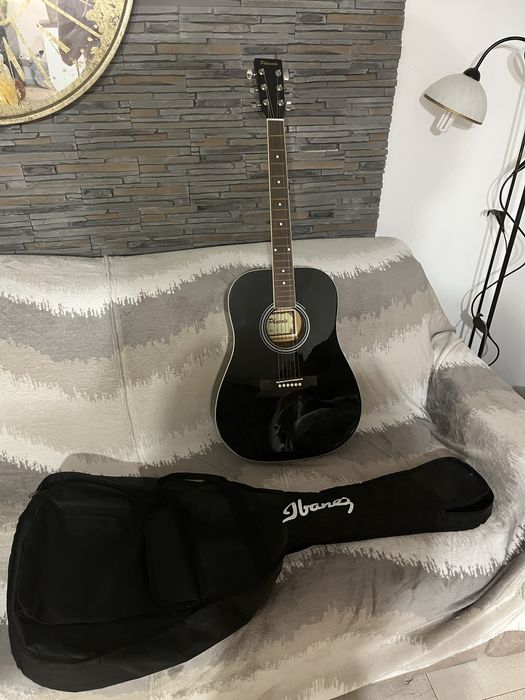 Chitară Phoenix cu husa inclusa