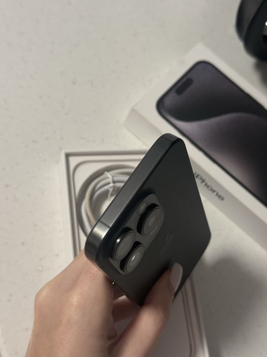 iPhone 15 Pro 87% baterie impecabil