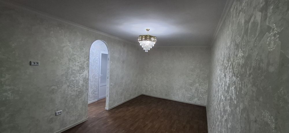 1 xonali kvartira sotiladi