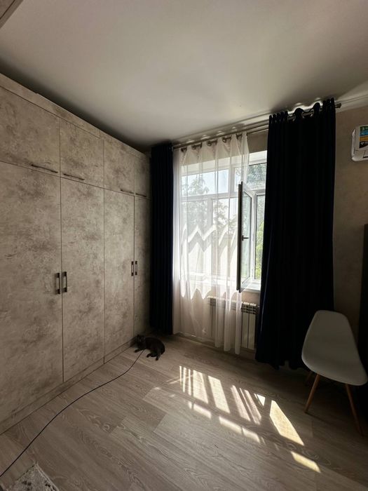 Продается квартира , гостинница сафир.