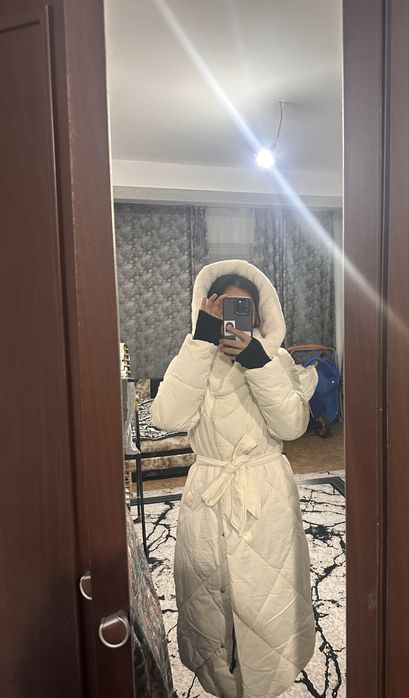 Зимняя Белая новая куртка 42-44