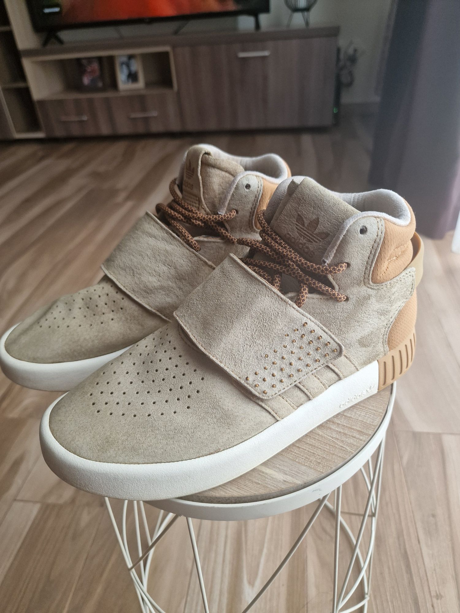 Adidas Tubular nr 37, 5