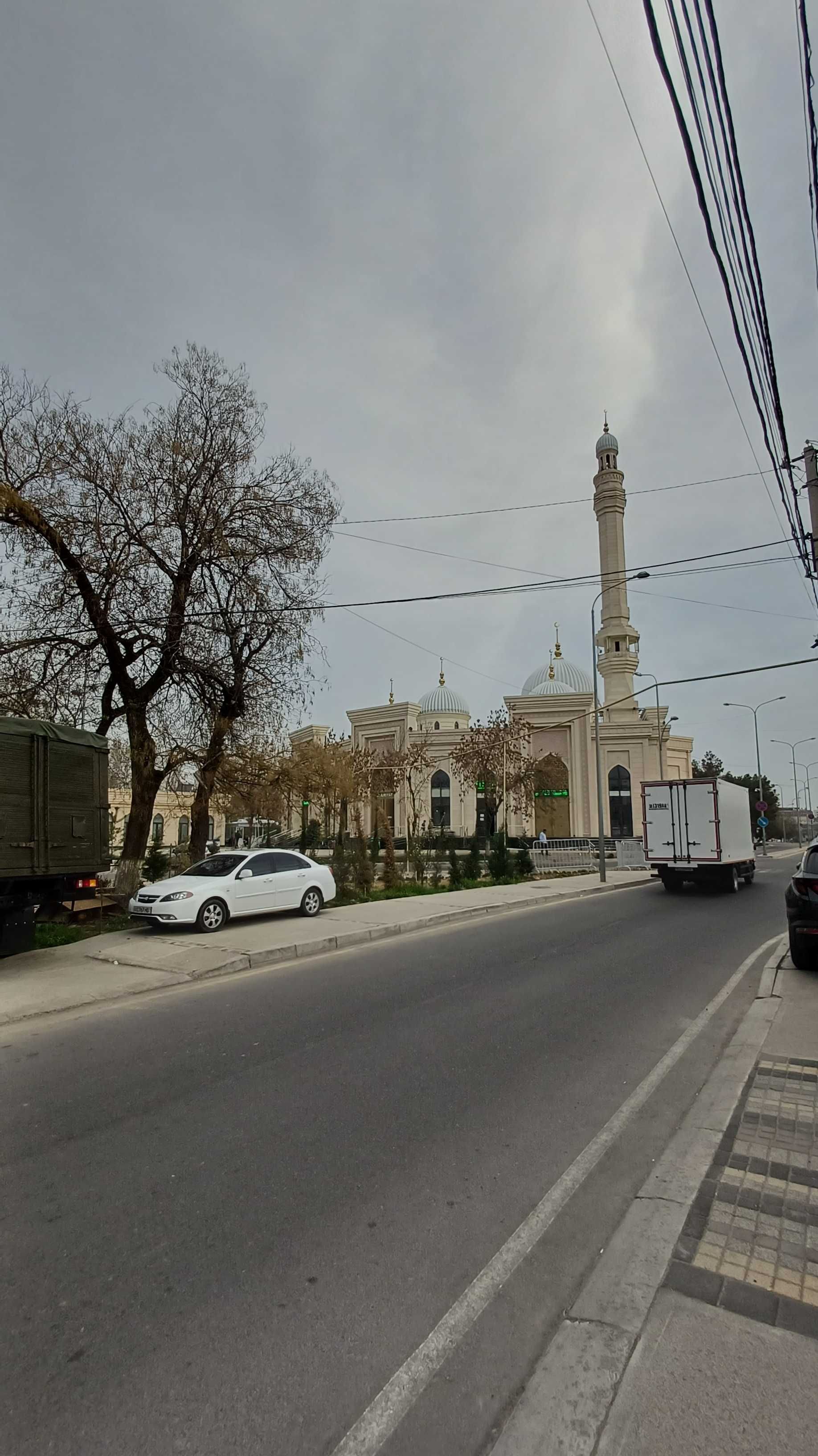"Taxtapul darvoza" Sotiladi: biznes uchun qulay joy.