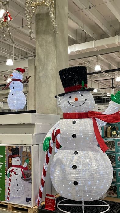 Vând figurine instalații