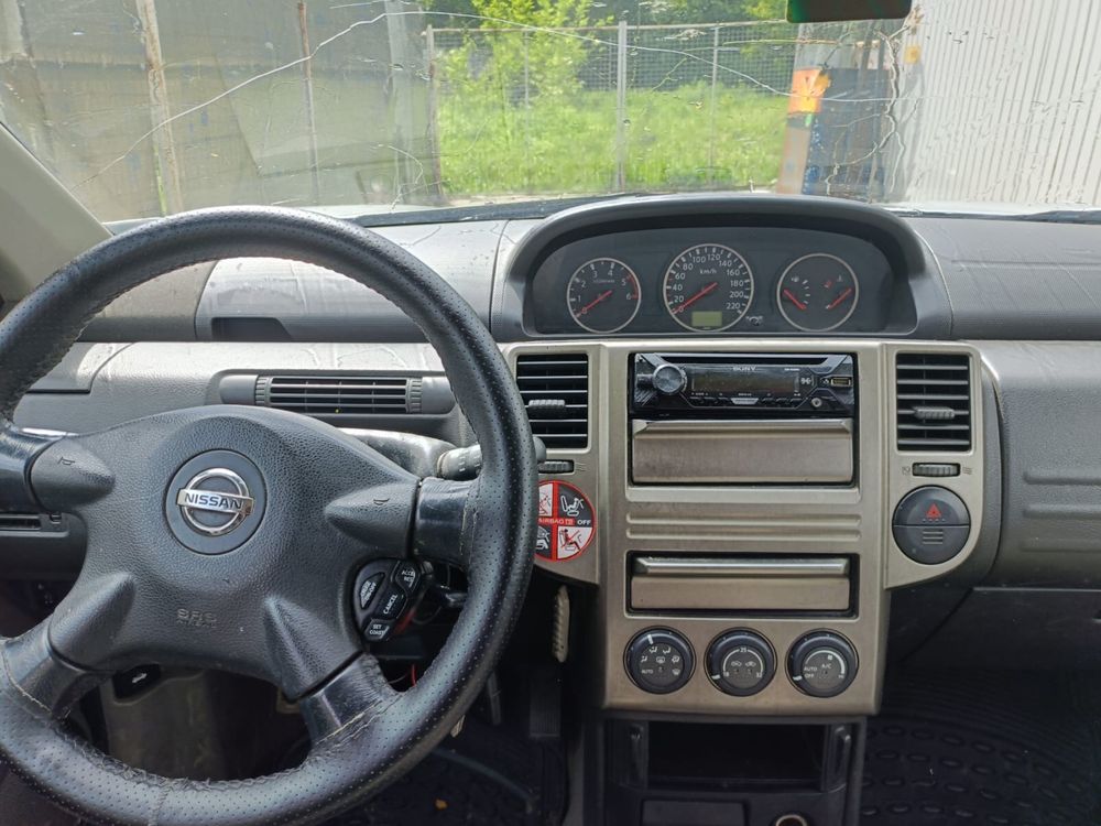 Nissan  x-trail