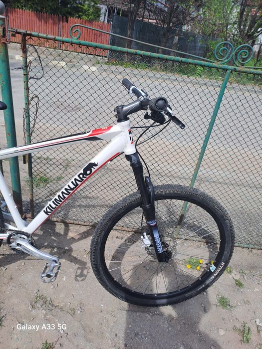 Vind bicicleta în perfecta stare de funcționare