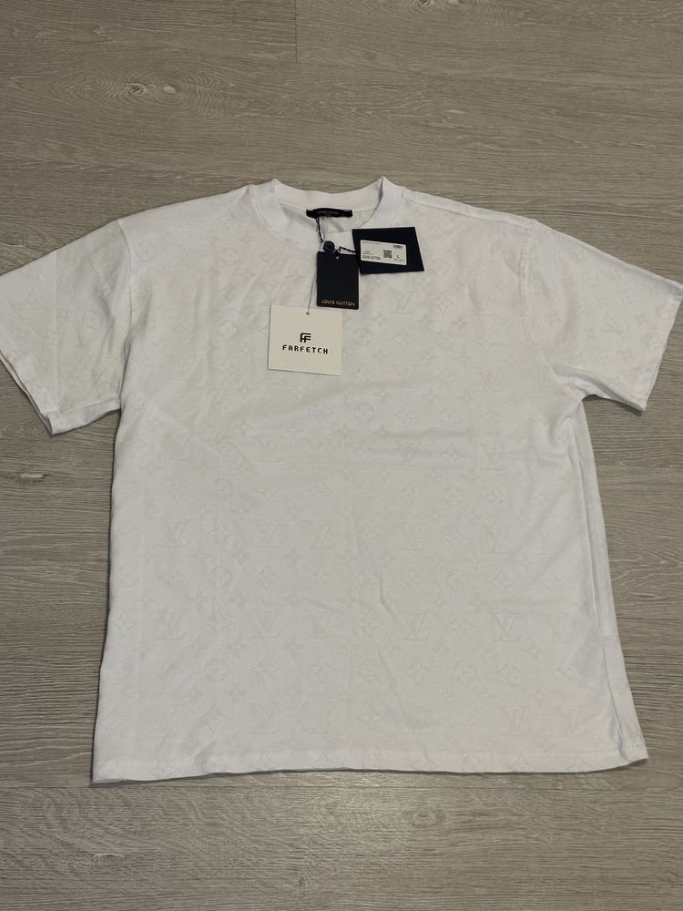 Tricou Louis Vuitton marimea L Alb