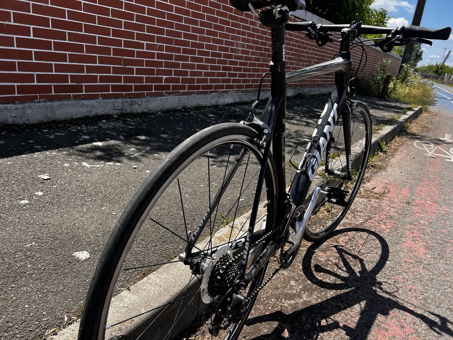 Vand bicicleta carbon Giant stare impecabila