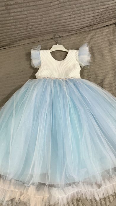 Платье праздничное на 6-7 лет