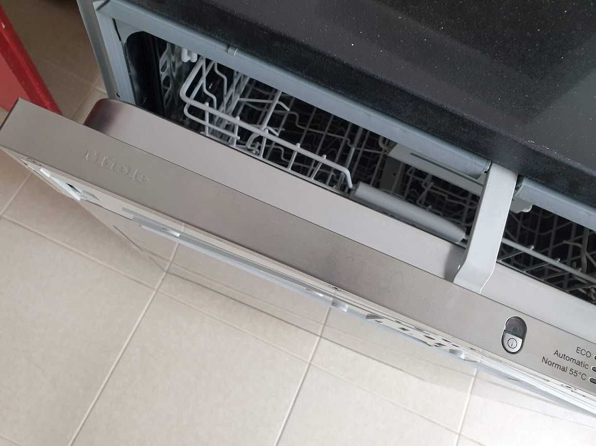XXL Съдомиялна Miele - Auto Open - 14 Комплекта - Пълно Вграждане 60см