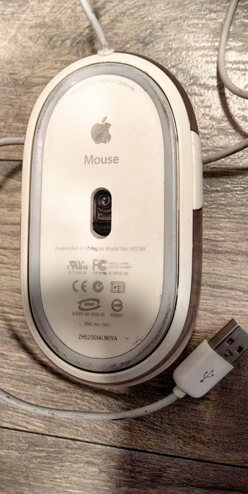 Mouse Apple Pro model M5769 retro de colecție
