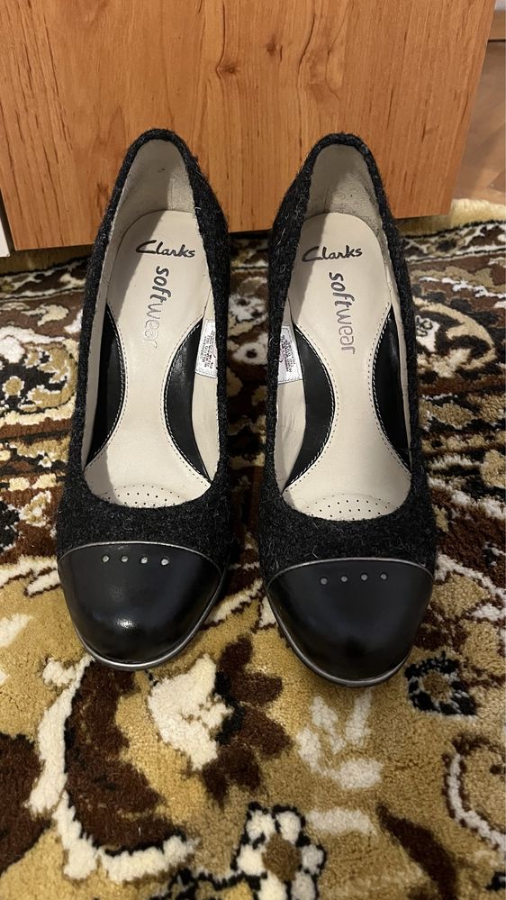 Дамски обувки на ток Clarks