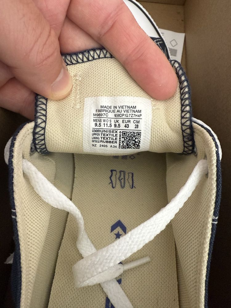 Нови Кецове Converse номер 43