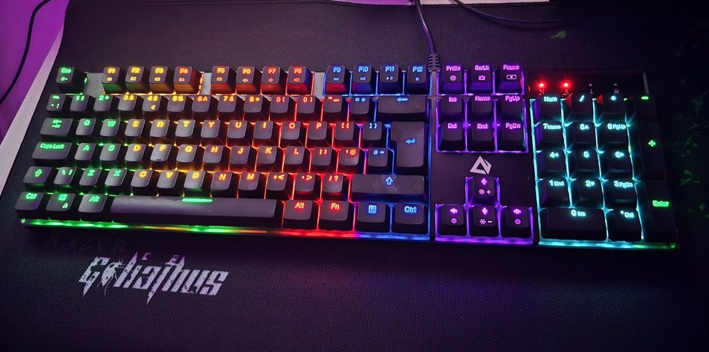 Tastatura gaming led mecanica cu sunet tip click la apasare