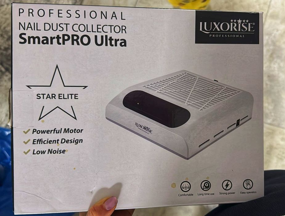 Aspirator praf de unghii profesional