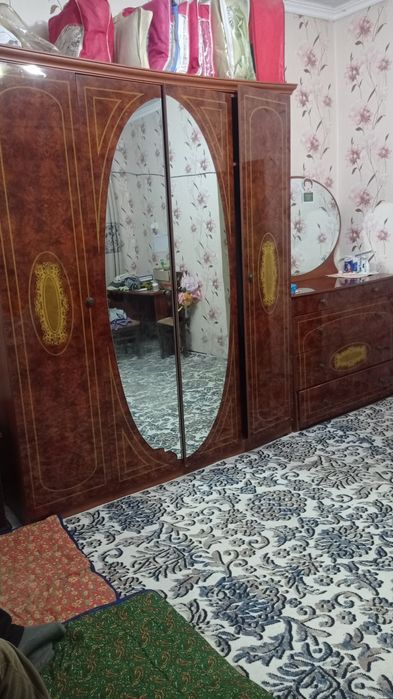 Спальный гарнитур сотилади