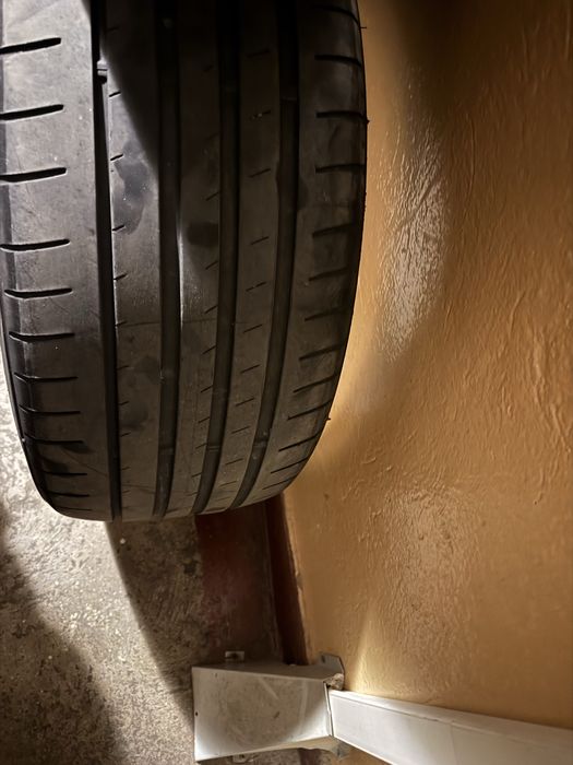 Vand 2 cauciucuri de vara 245/40 r18