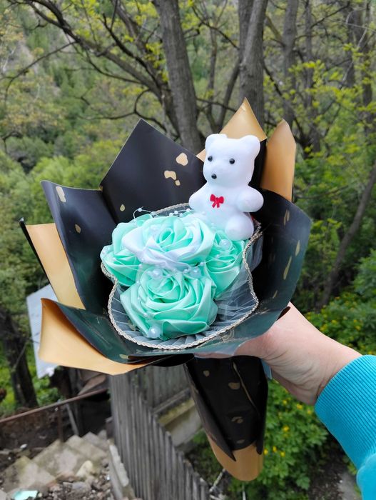 Flori din satin pe comanda de la 50 de lei.. trimit prin curier