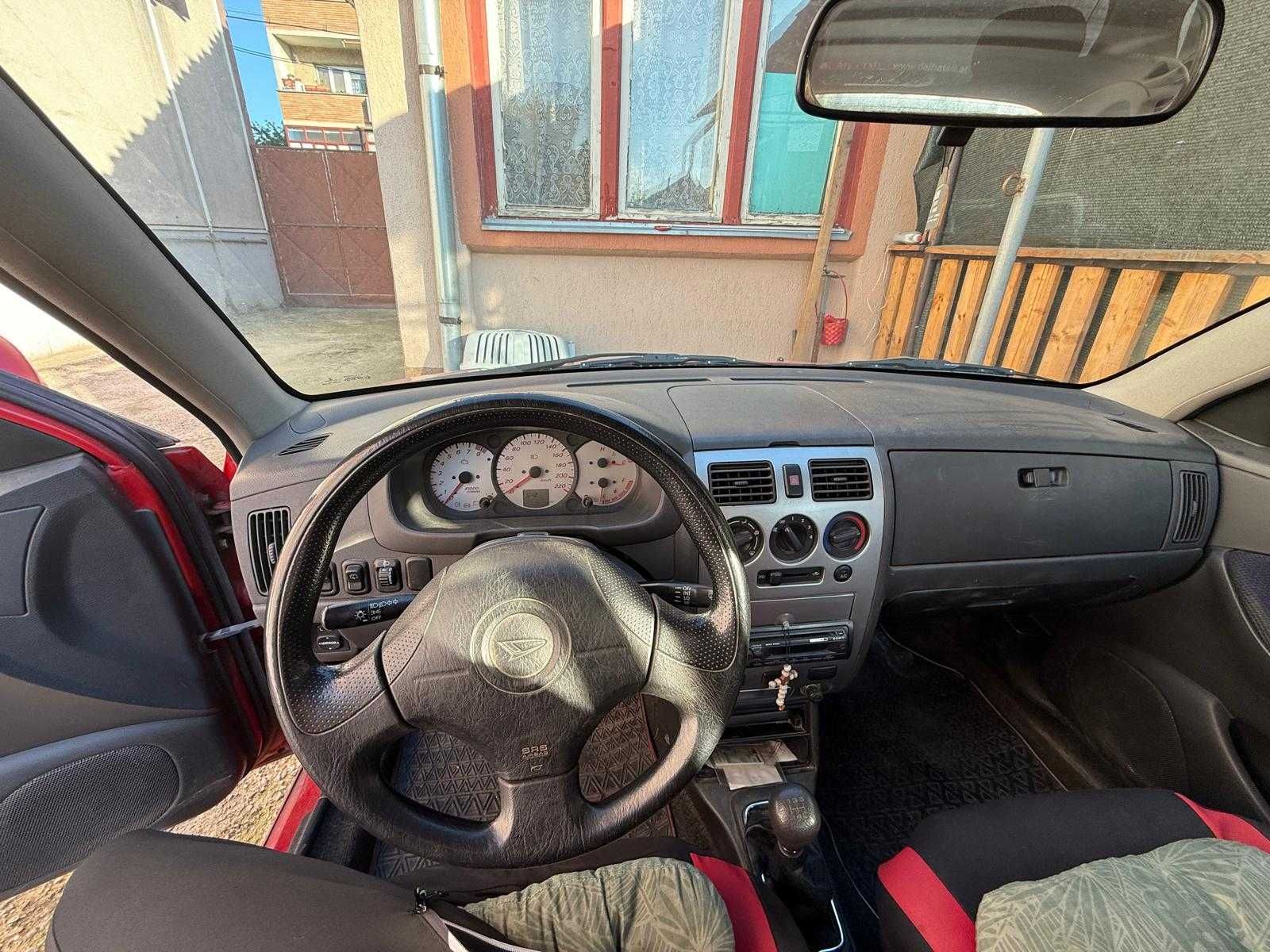 Vând Daihatsu Sirion
