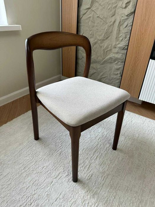 Стул из натурального дерева по низкой цене!