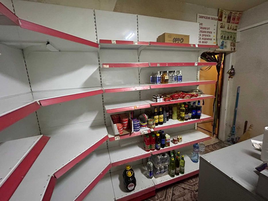 Метални търговски стелажи