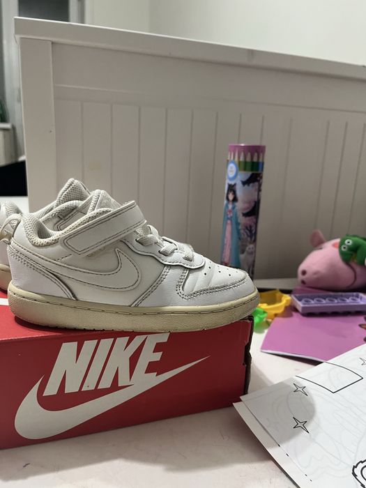 Кроссовки nike подойдет мальчиком и девочкам