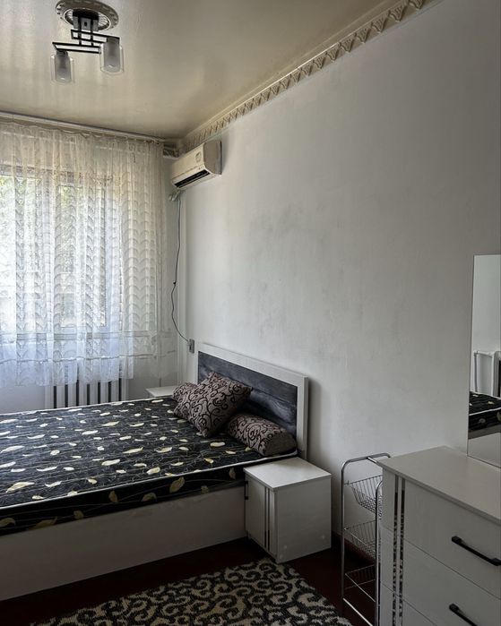 Чиланзар 8 квартал 2в3 комнатная