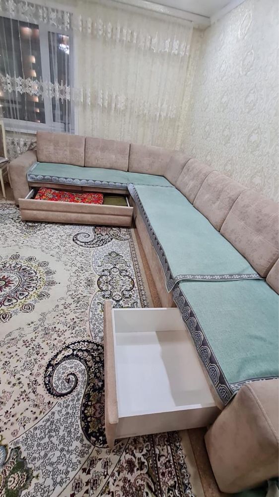 Продам диван в гостинную комнату