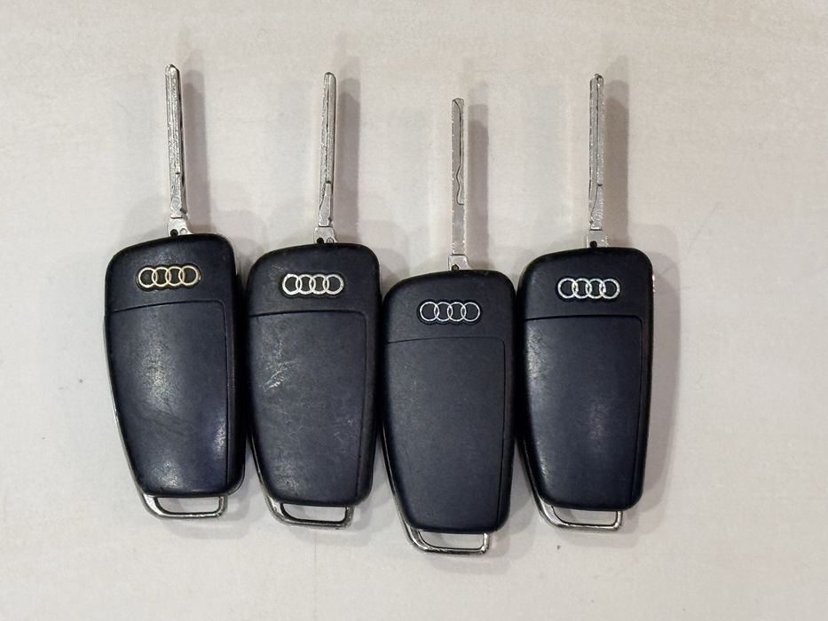 Контактен ключ за Audi оригинален с платка