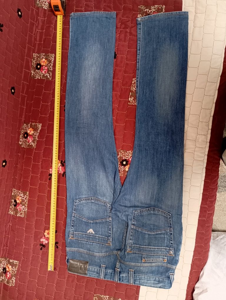 Blugi Armani jeans