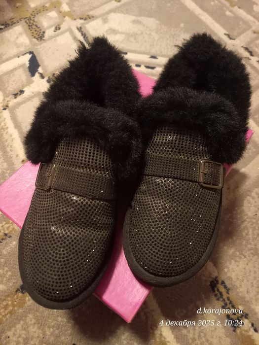 Ayollar qishki oyoq kiymi